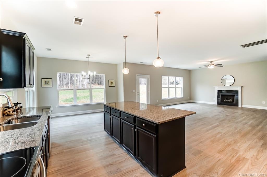 2906 Oakdale Road Charlotte, NC 28216 - Photo 13 of 42
