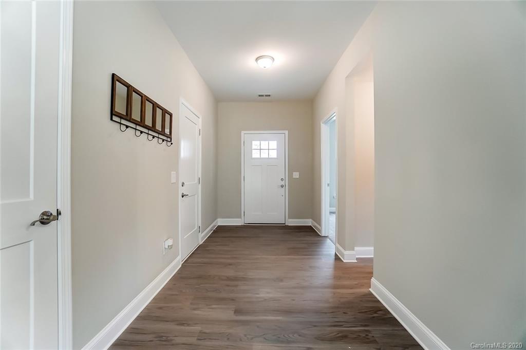 2906 Oakdale Road Charlotte, NC 28216 - Photo 5 of 42
