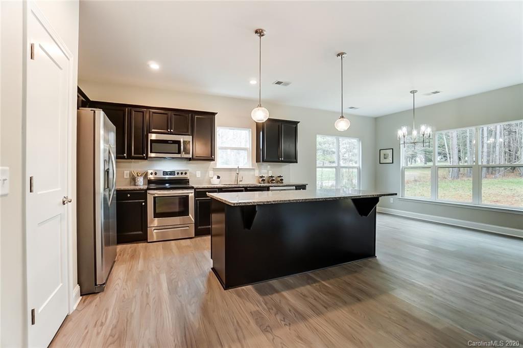 2906 Oakdale Road Charlotte, NC 28216 - Photo 9 of 42