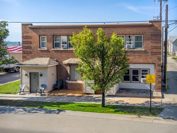 $900,000 | 415 Market Street, La Crosse, WI 54601