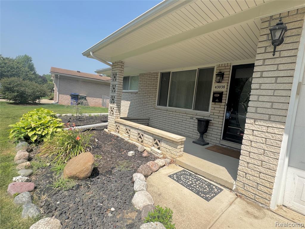 43038 Hanford Road Canton, MI 48187 - Photo 2 of 26