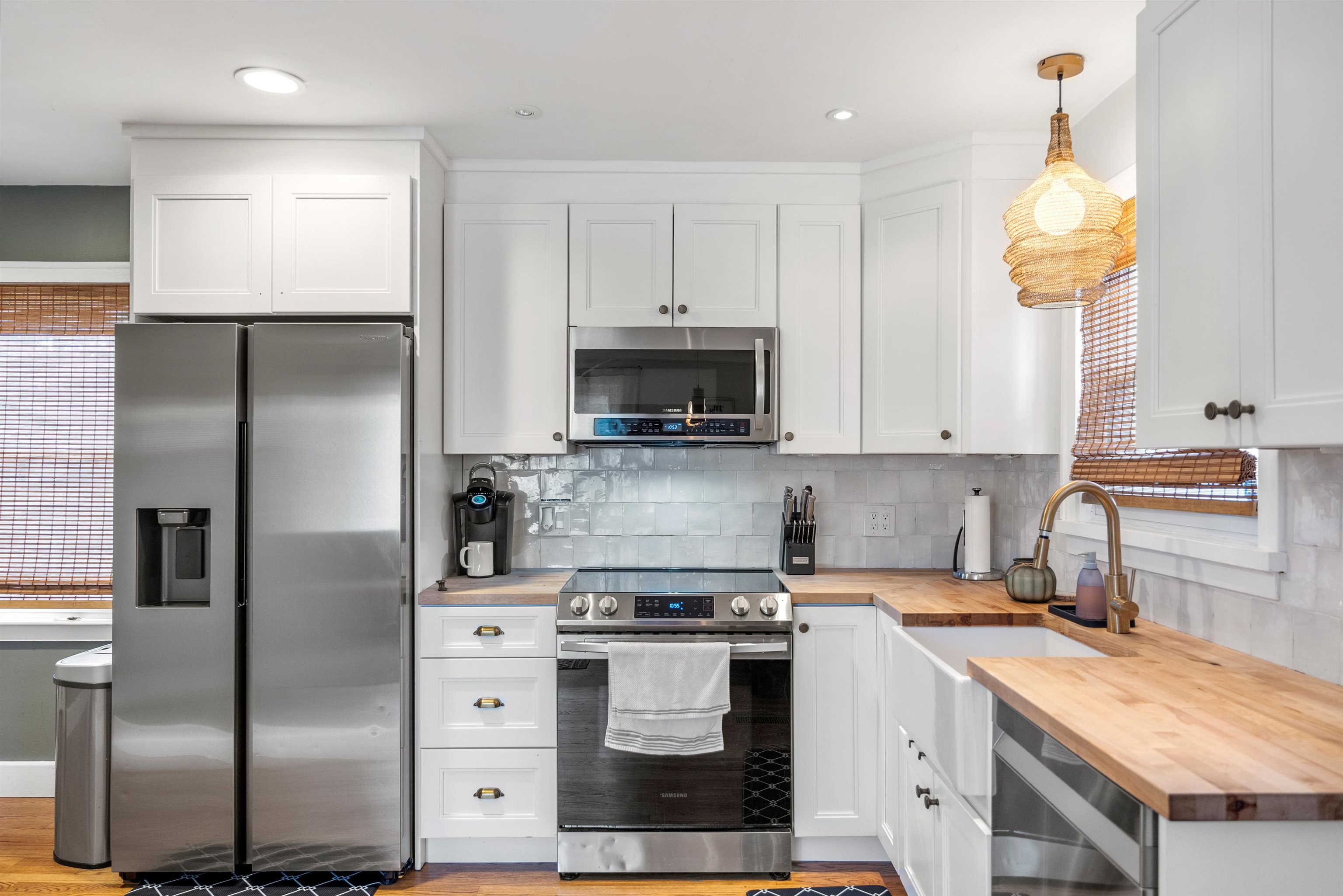 2209 Hampton Road Grosse Pointe Woods, MI 48236 - Photo 8 of 29