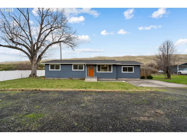 $299,000 | 70981 Southwest Douglas Drive, Pendleton, OR 97801