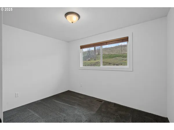 $299,000 | 70981 Southwest Douglas Drive, Pendleton, OR 97801