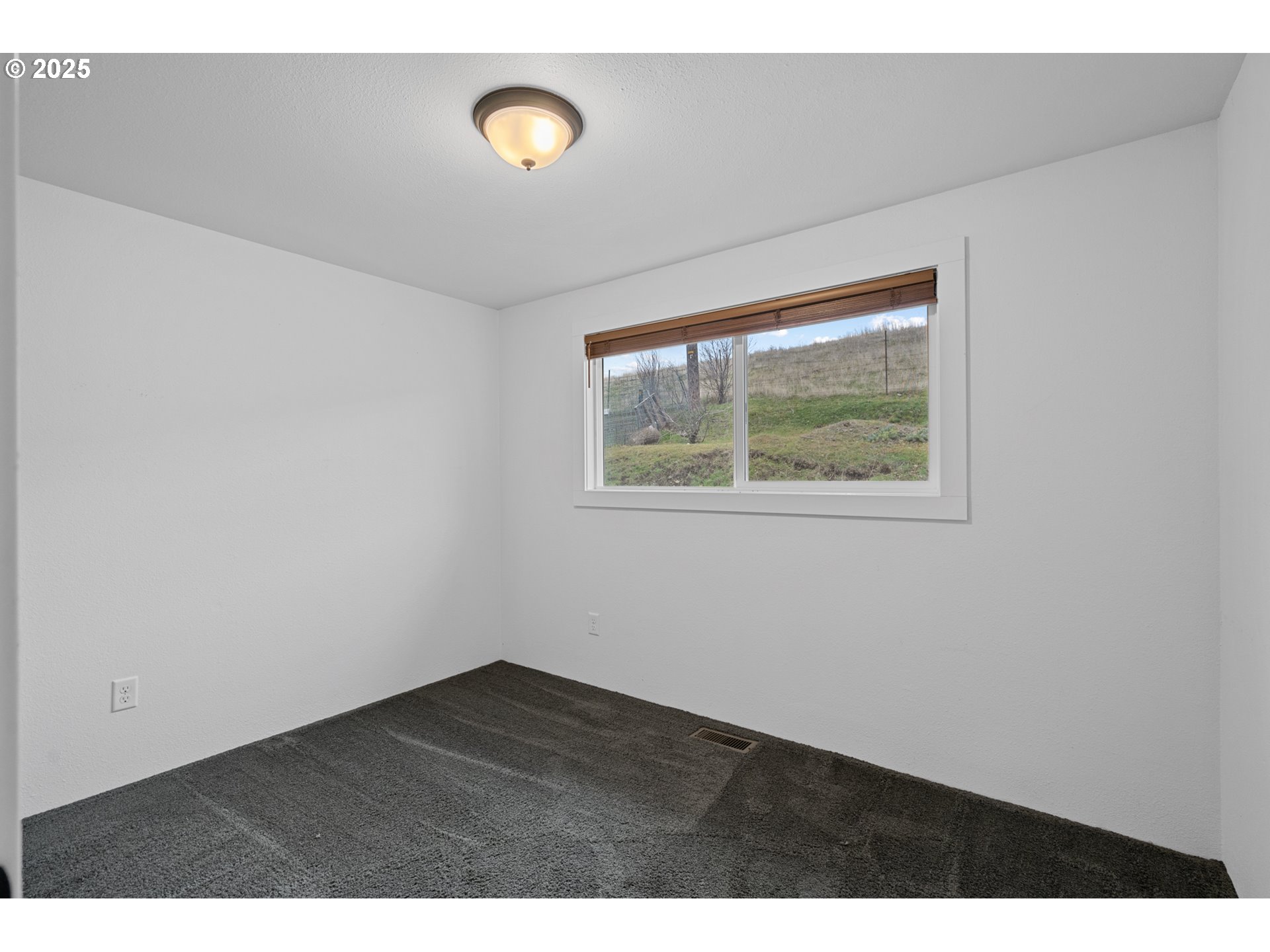 70981 Southwest Douglas Drive Pendleton, OR 97801 - Photo 17 of 26