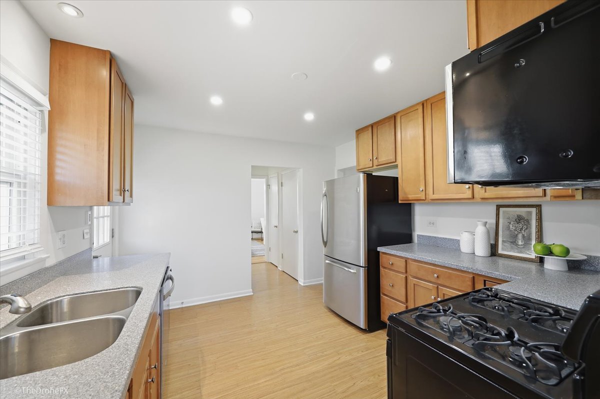 1519 Foothill Drive Wheaton, IL 60189 - Photo 20 of 44