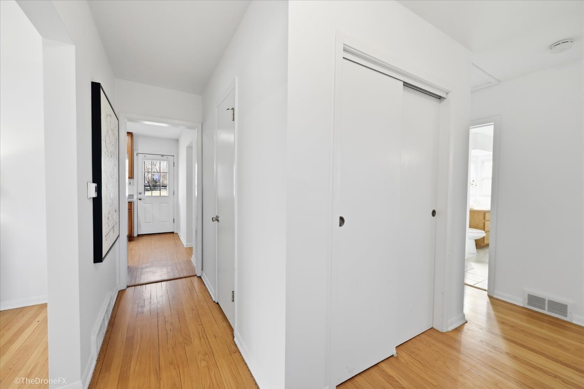 1519 Foothill Drive Wheaton, IL 60189 - Photo 9 of 44