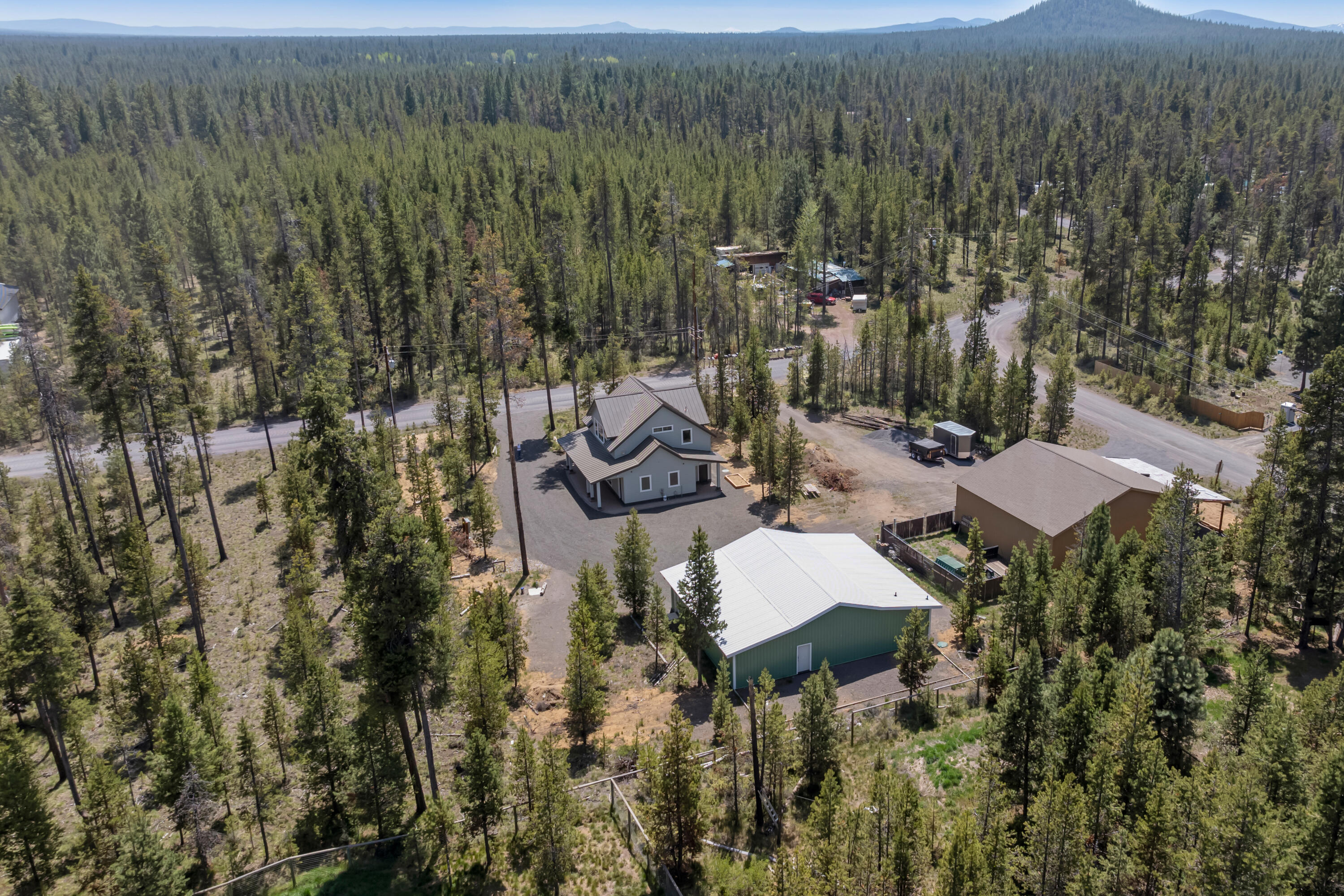 16932 Upland Road Bend, OR 97707 - Photo 32 of 38
