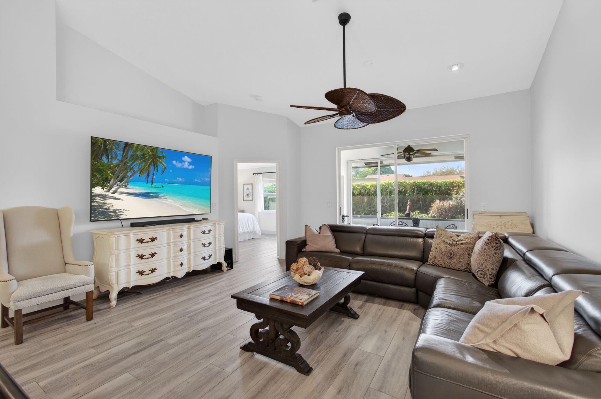 8196 Vía Di Veneto Boca Raton, FL 33496 - Photo 8 of 65 LIVING ROOM