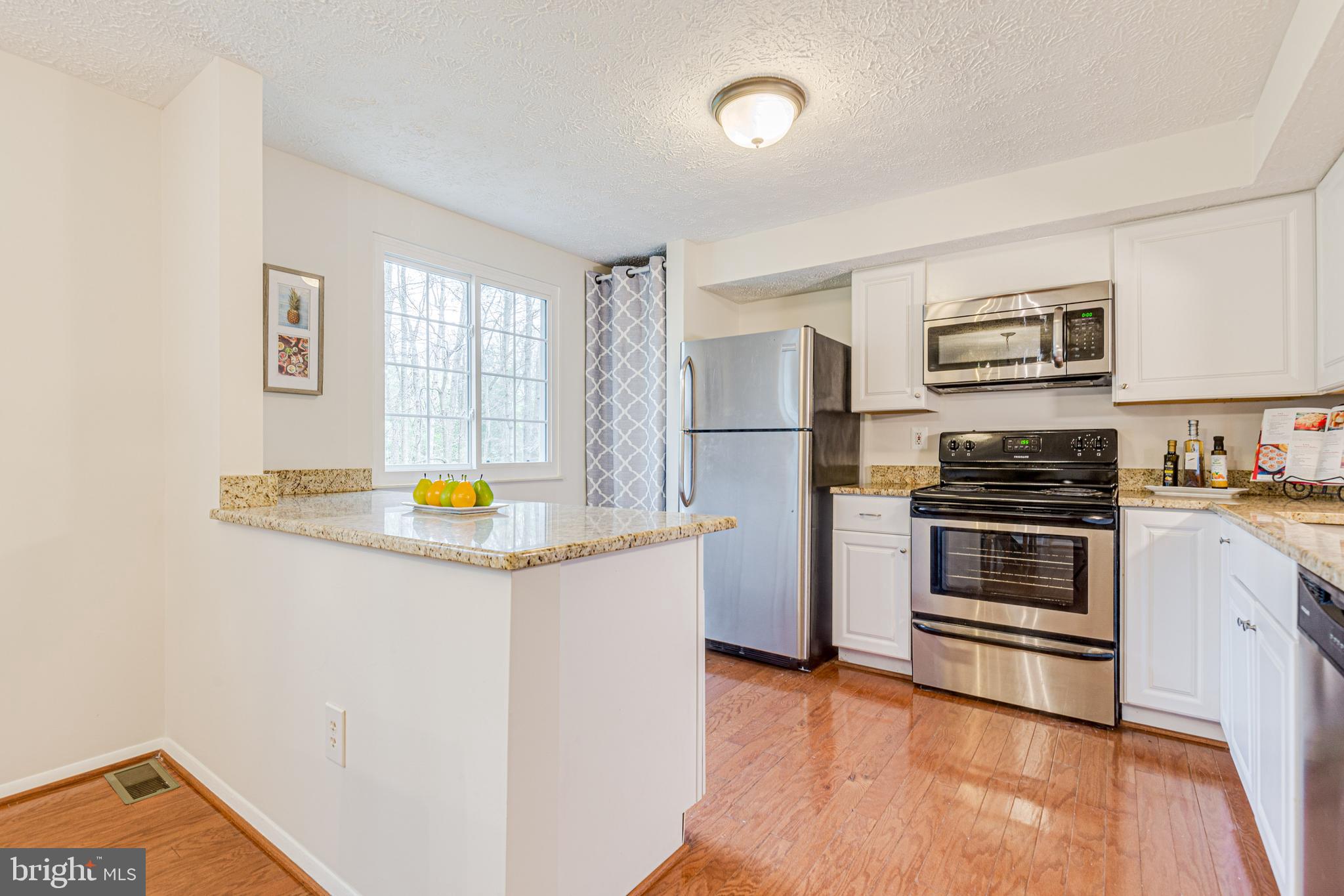 11500 Ivy Bush Court Reston, VA 20191 - Photo 8 of 33 Upgraded kitchen in 2015-2016.