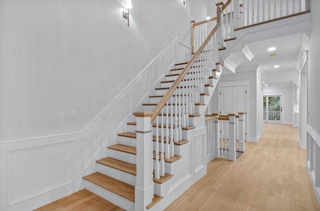 34 Ledgewood Road Winchester, MA 01890 - Photo 4 of 37