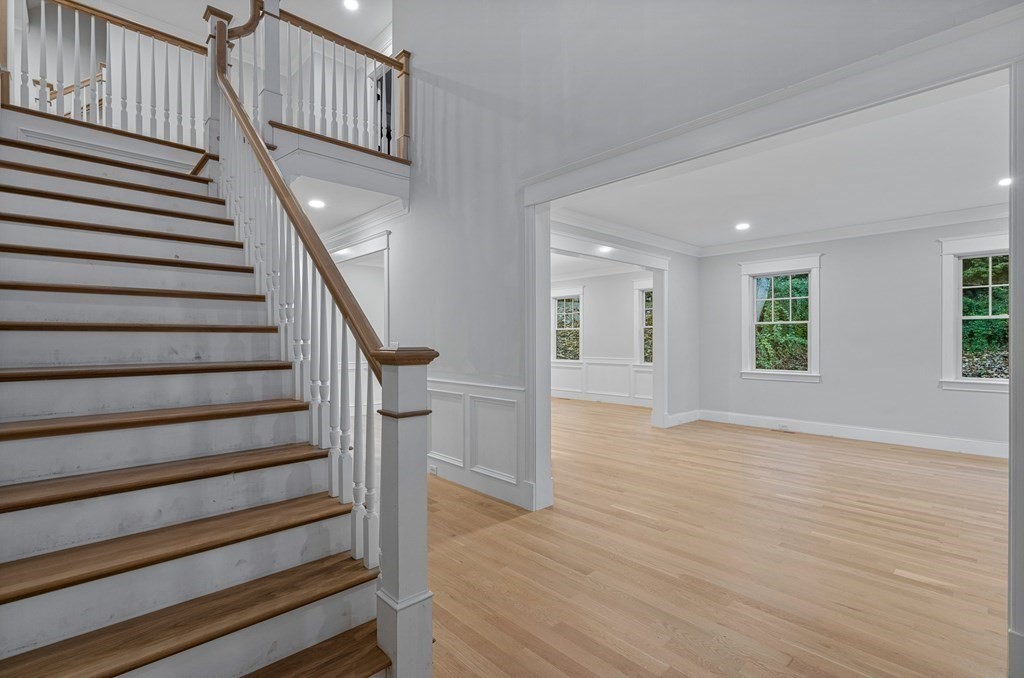 34 Ledgewood Road Winchester, MA 01890 - Photo 5 of 37