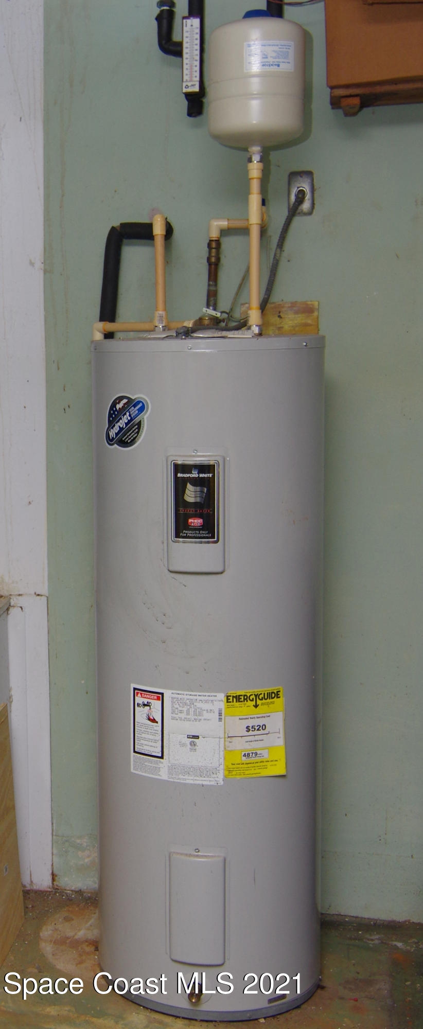 47 Country Club Road Cocoa Beach, FL 32931 - Photo 20 of 32 Gas hot water heater
