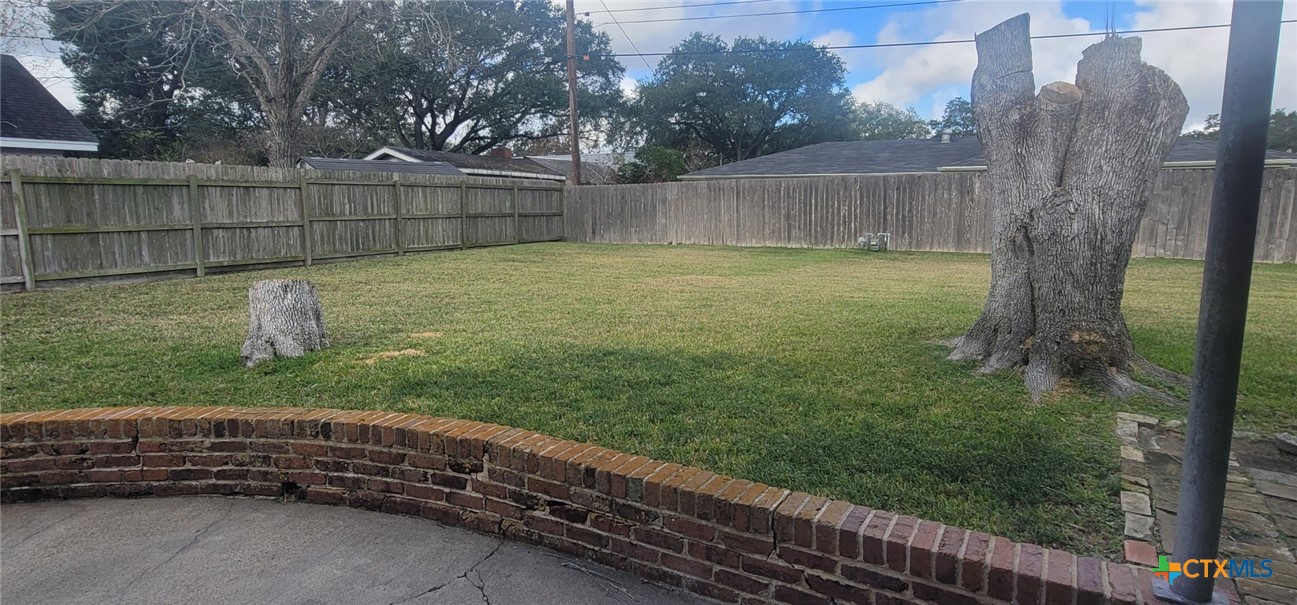 2602 College Drive Victoria, TX 77901 - Photo 5 of 29 a view of a backyard