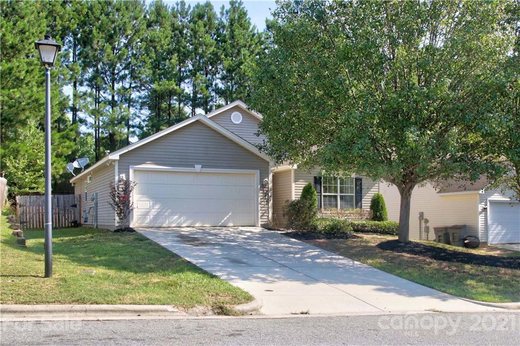 1509 Summit Ridge Lane Kannapolis, NC 28083 - Photo 36 of 37 a front view of house with yard and green space