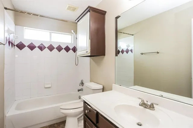 $3,195 | 505 Spicewood Drive, DeSoto, TX 75115