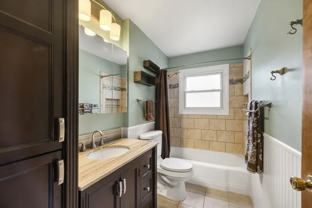 $349,000 | 215 South Clinton Street, New Buffalo, MI 49117