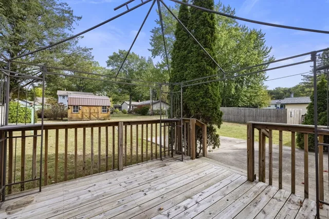 $349,000 | 215 South Clinton Street, New Buffalo, MI 49117