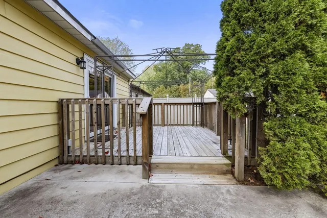 $349,000 | 215 South Clinton Street, New Buffalo, MI 49117