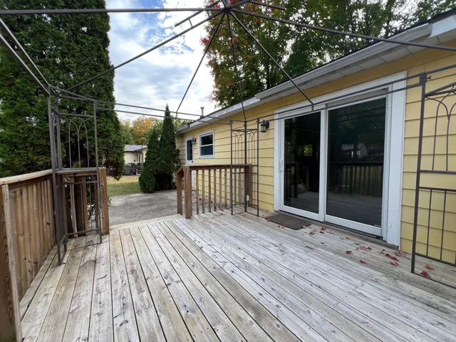 $349,000 | 215 South Clinton Street, New Buffalo, MI 49117