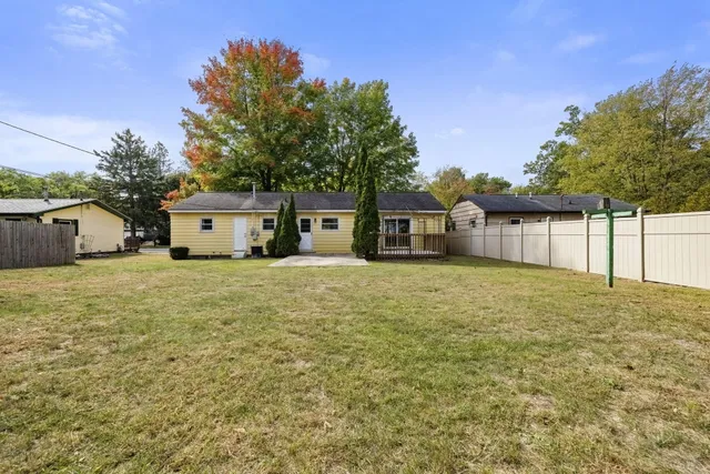 $349,000 | 215 South Clinton Street, New Buffalo, MI 49117