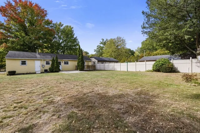 $349,000 | 215 South Clinton Street, New Buffalo, MI 49117