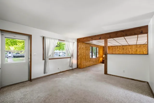 $349,000 | 215 South Clinton Street, New Buffalo, MI 49117