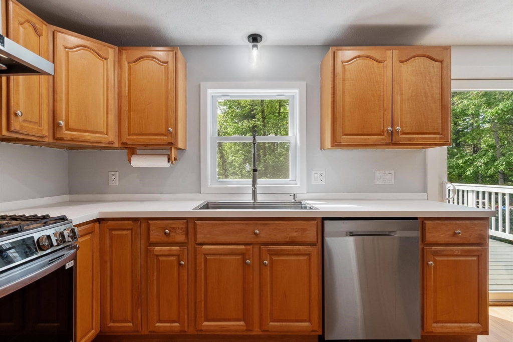 4 Louis Road Tewksbury, MA 01876 - Photo 8 of 42 Gallery Image 8