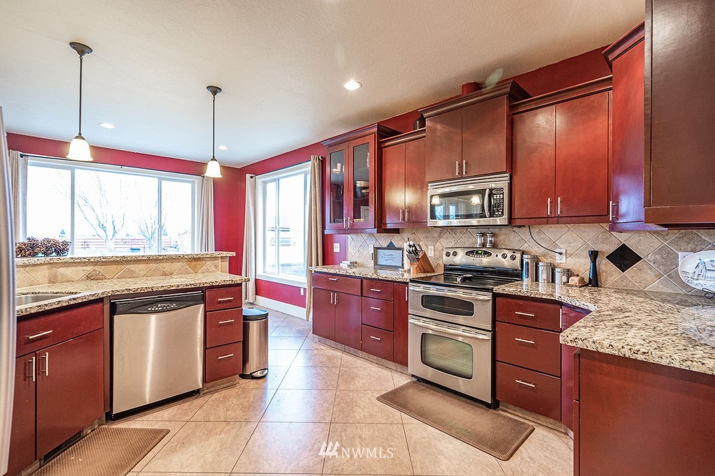 3103 Rd F Northeast Moses Lake, WA 98837 - Photo 4 of 39 Gallery Image 4