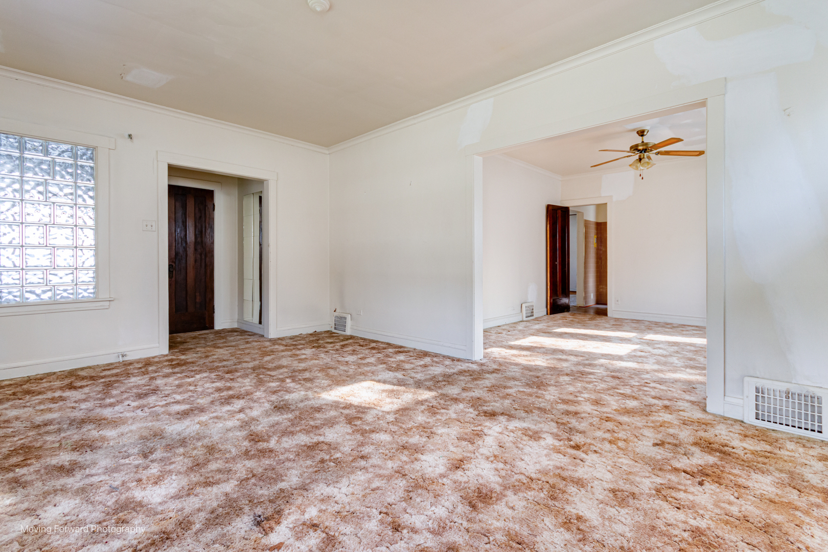 643 South 19th Avenue Maywood, IL 60153 - Photo 16 of 41 a view of an empty room with a window