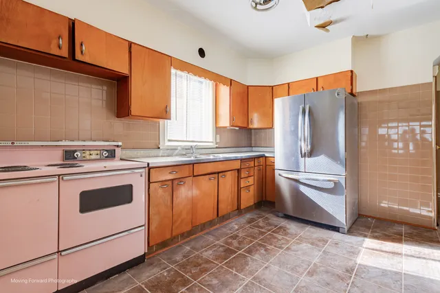 $170,000 | 643 South 19th Avenue, Maywood, IL 60153