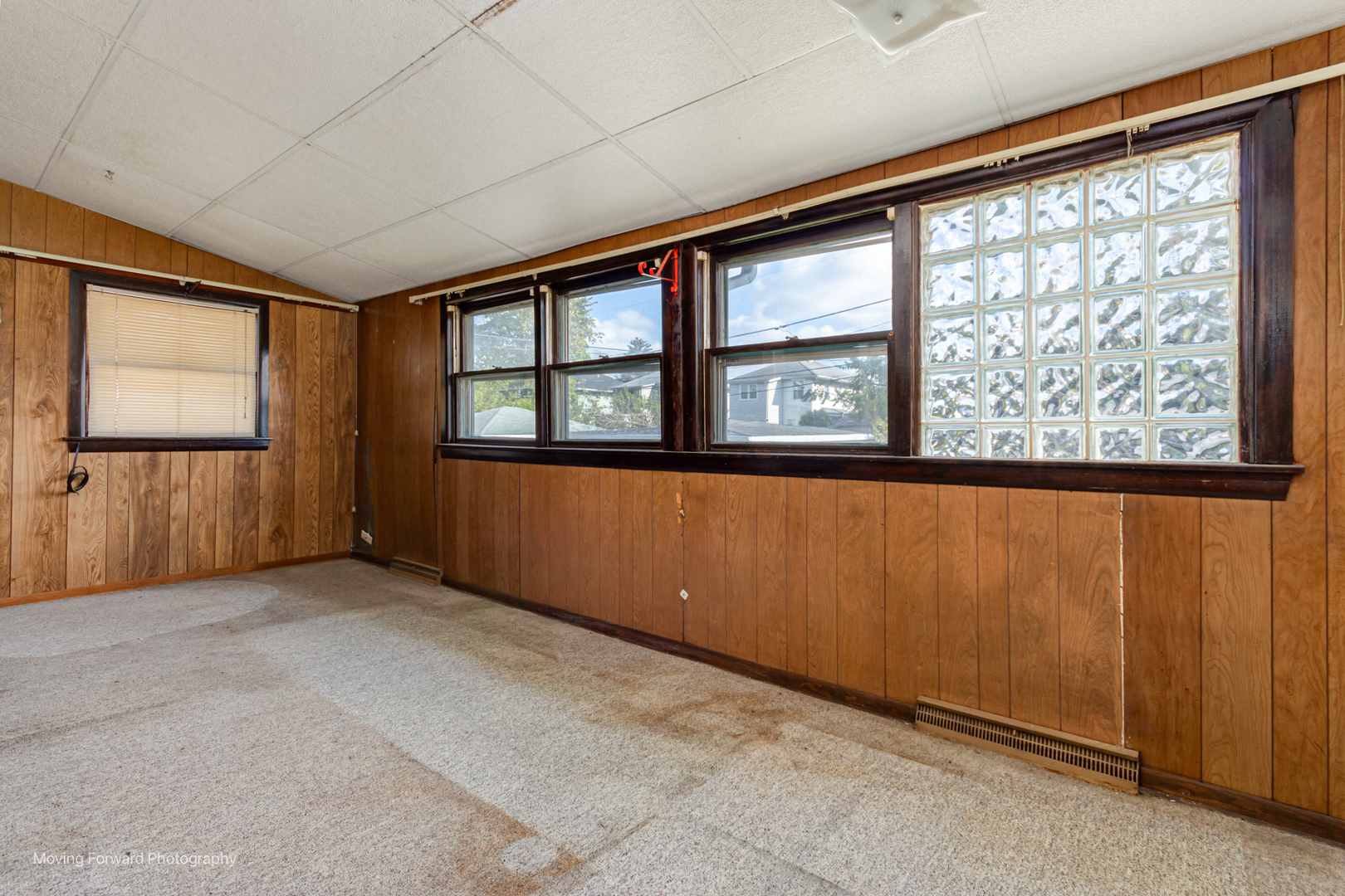643 South 19th Avenue Maywood, IL 60153 - Photo 25 of 41 an empty room with windows