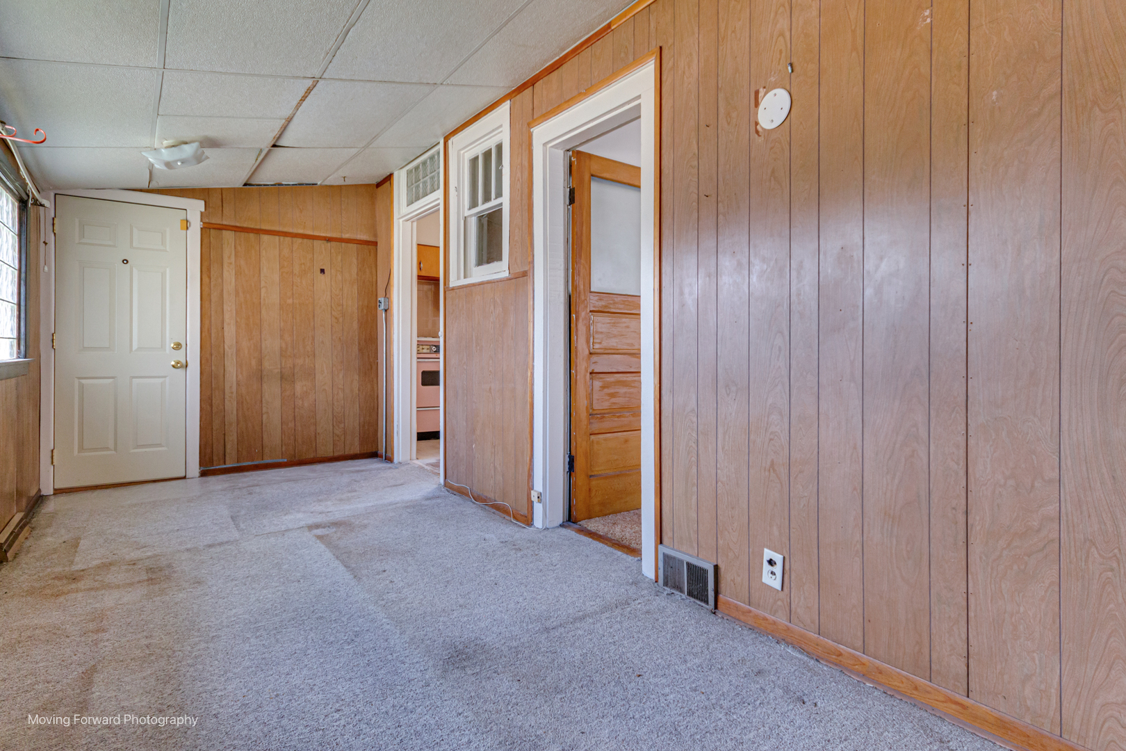 643 South 19th Avenue Maywood, IL 60153 - Photo 26 of 41 an empty room with closet area
