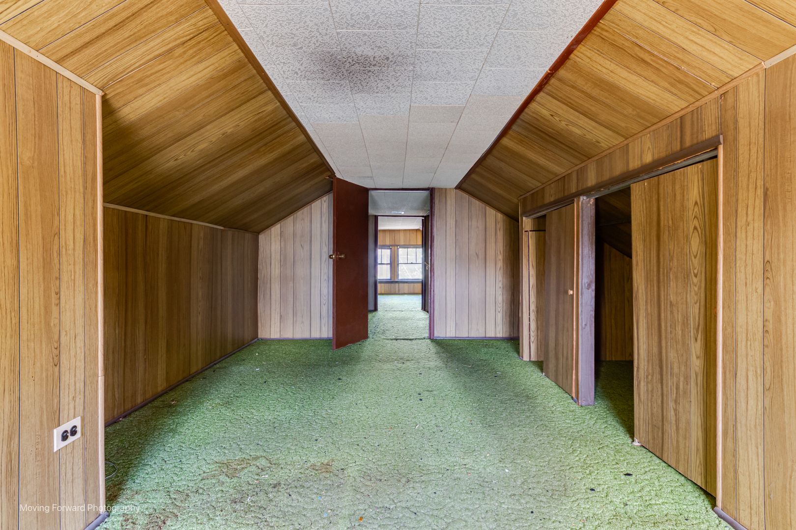 643 South 19th Avenue Maywood, IL 60153 - Photo 30 of 41 a view of a porch