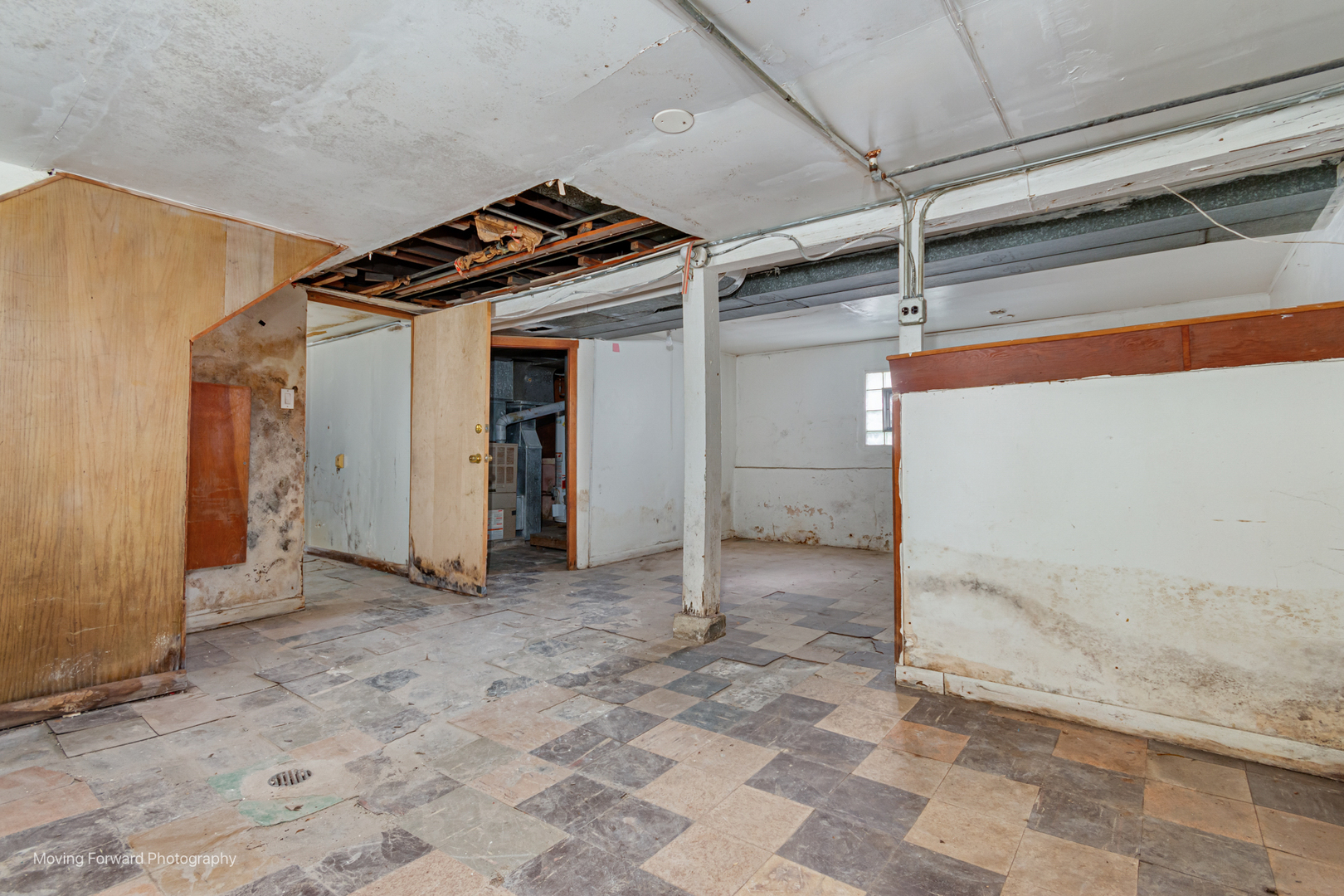 643 South 19th Avenue Maywood, IL 60153 - Photo 37 of 41 a view of a garage