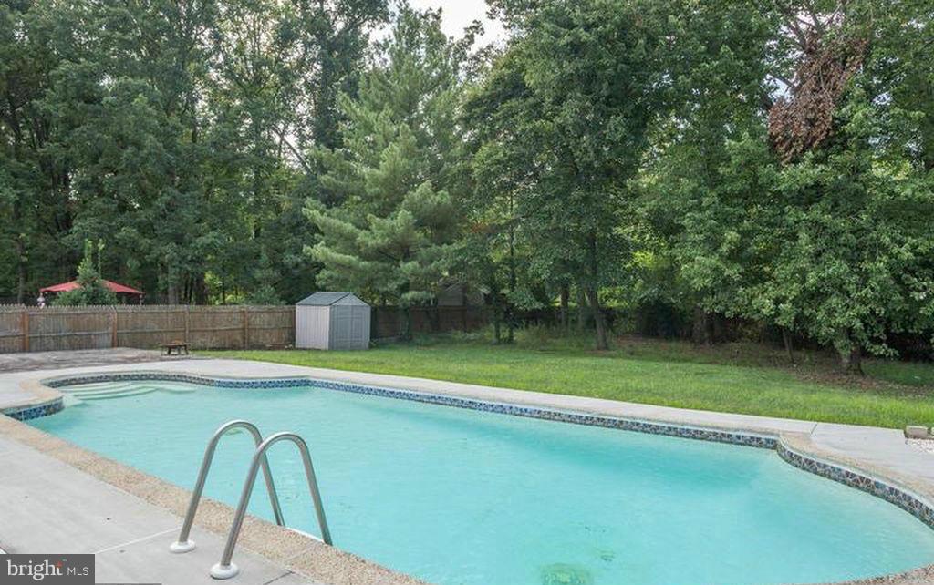 2414 Ivywood Road Reston, VA 20191 - Photo 17 of 19 Exterior (General)