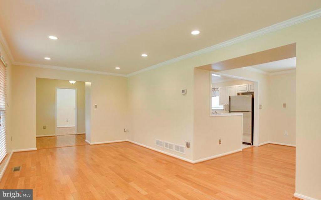 2414 Ivywood Road Reston, VA 20191 - Photo 4 of 19 Interior (General)