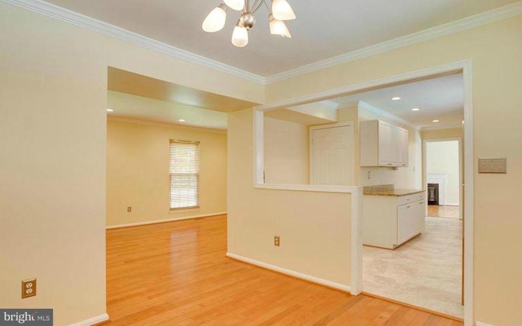 2414 Ivywood Road Reston, VA 20191 - Photo 5 of 19 Interior (General)