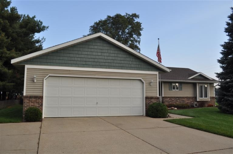 2031 Pinewood Street Jenison, MI 49428 - Photo 1 of 10 Primary Photo