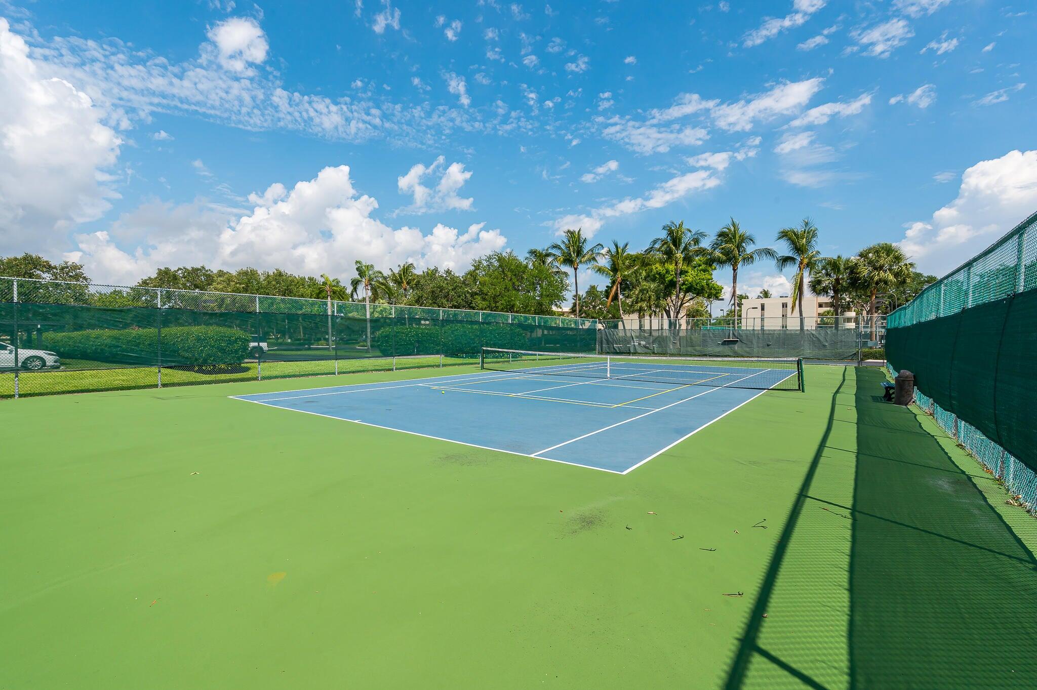 5751 Camino Del Sol, Unit 403 Boca Raton, FL 33433 - Photo 32 of 34 Tennis/pickleball