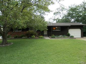 526 Aqua Ridge Drive St. Louis, MO 63129 - Photo 2 of 35 Gallery Image 2