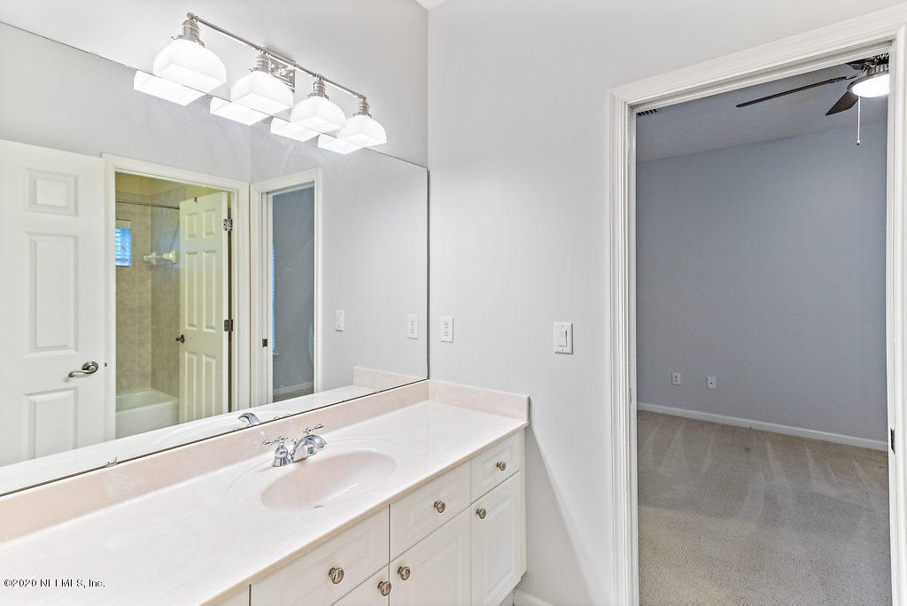 501 Sebastian Square St. Augustine, FL 32095 - Photo 38 of 58 Bathroom 3 - Jack and Jill