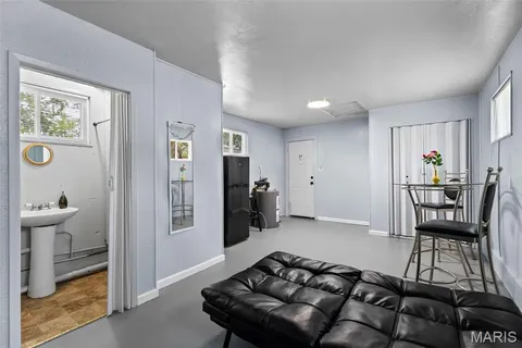 $199,000 | 3929 Bates Street, St. Louis, MO 63116