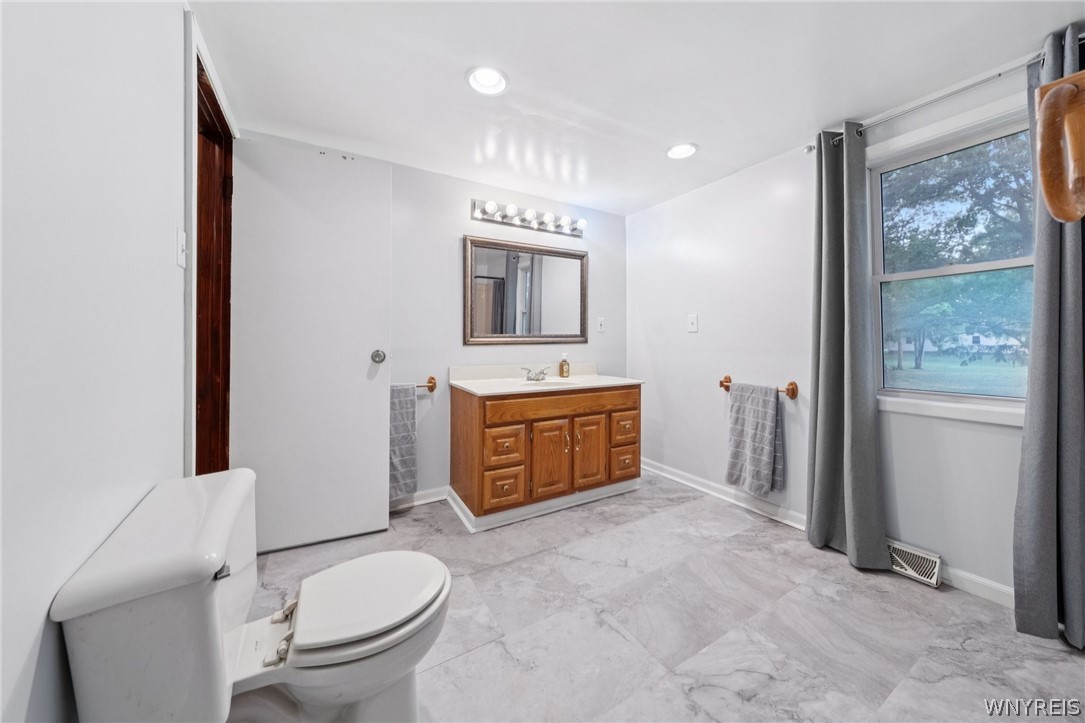 8420 Akron Road Royalton, NY 14094 - Photo 15 of 46