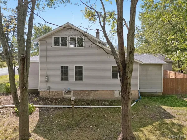 $349,900 | 8420 Akron Road, Royalton, NY 14094