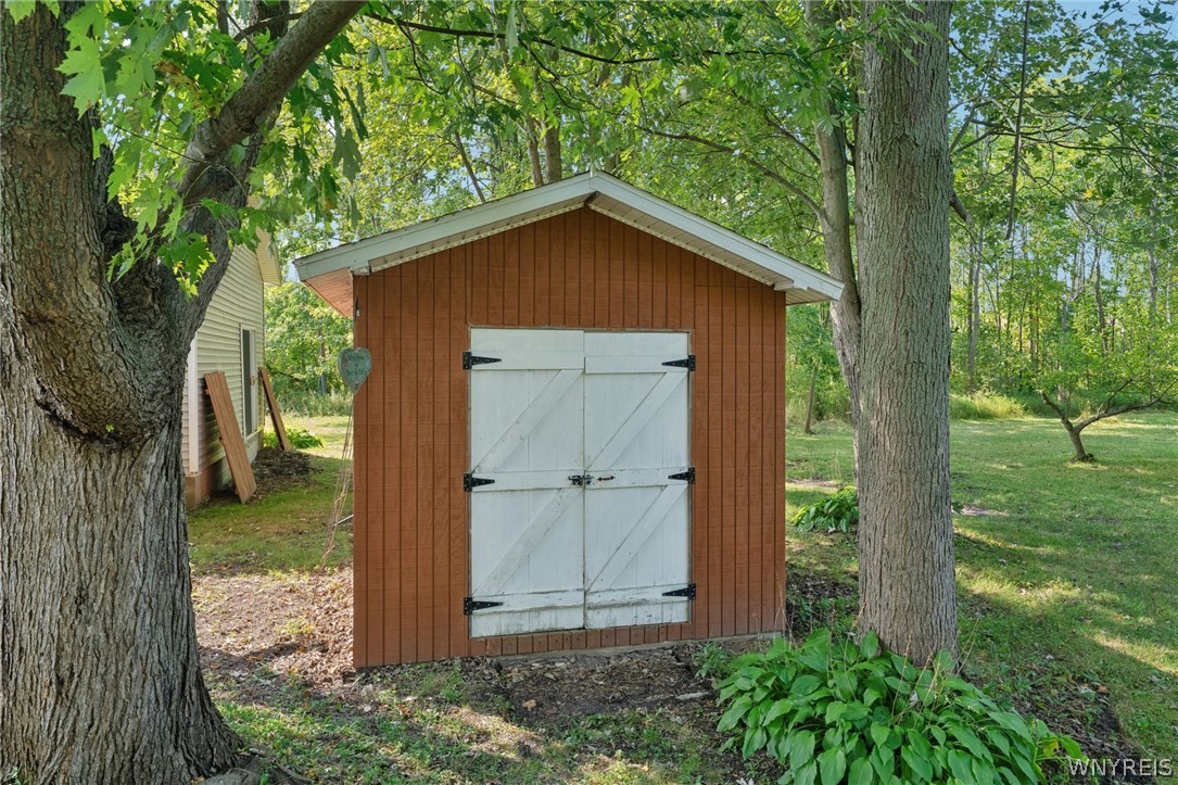 8420 Akron Road Royalton, NY 14094 - Photo 35 of 46 shed