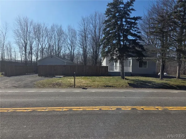 $349,900 | 8420 Akron Road, Royalton, NY 14094