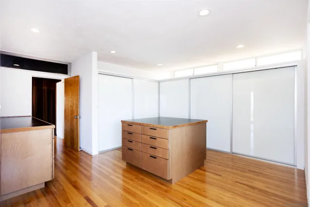 a view of a livingroom with closet