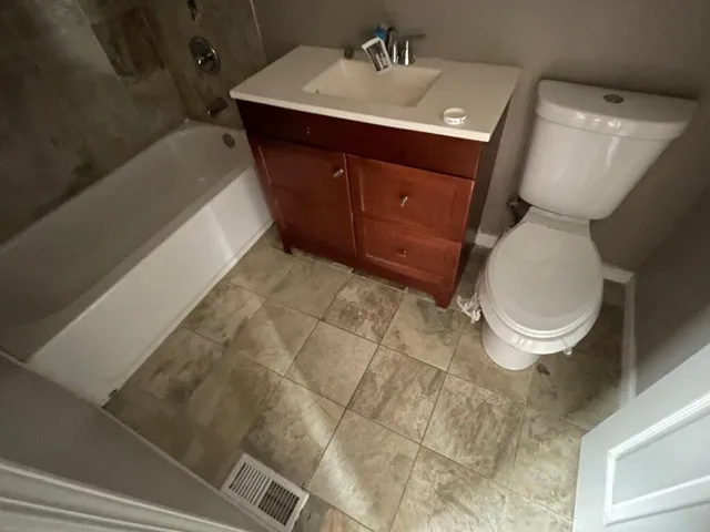 $147,500 | 1715 East 70th Street, Chicago, IL 60649