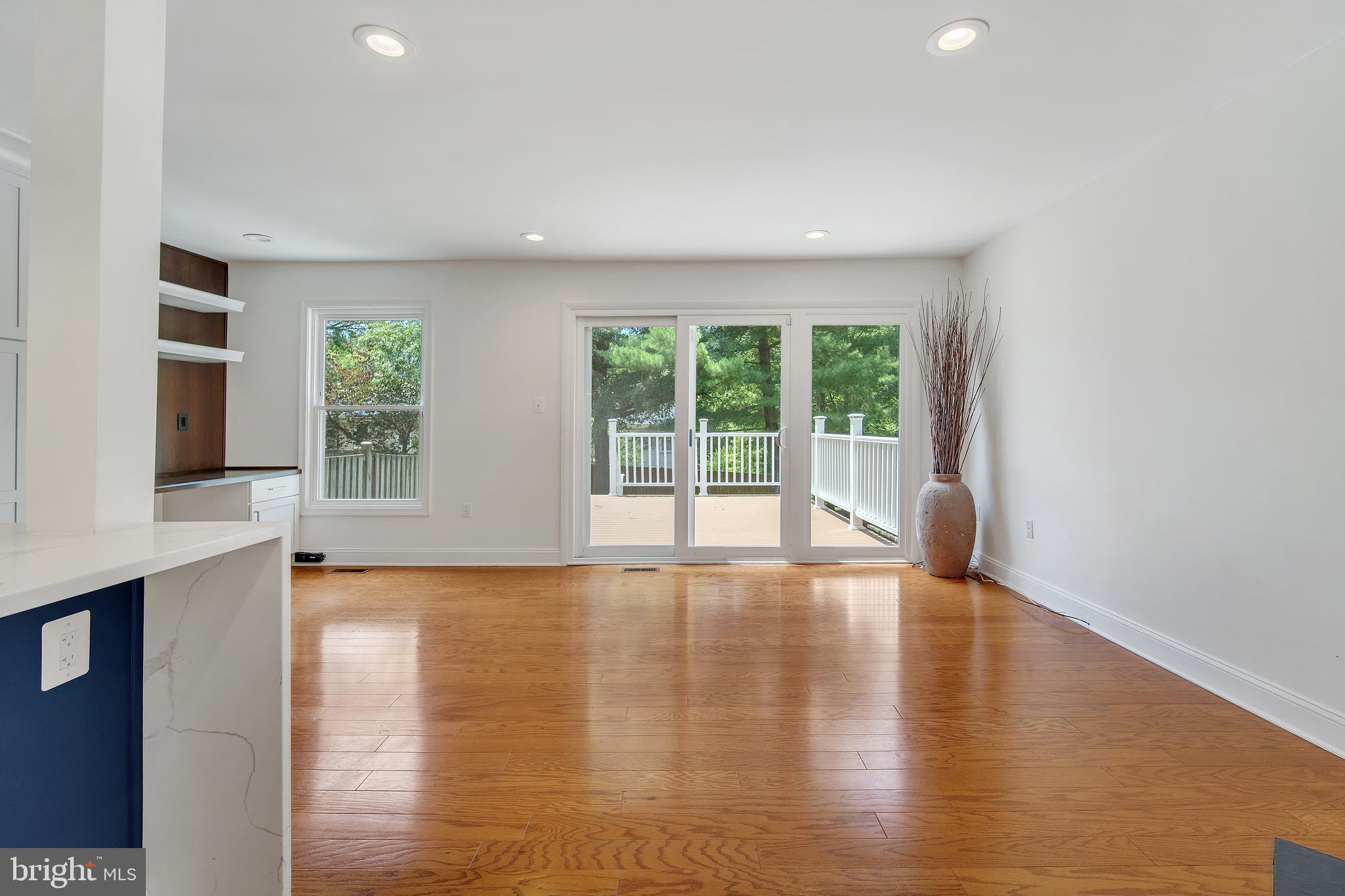 9105 Saffron Lane Silver Spring, MD 20901 - Photo 13 of 43 Open right into the living room
